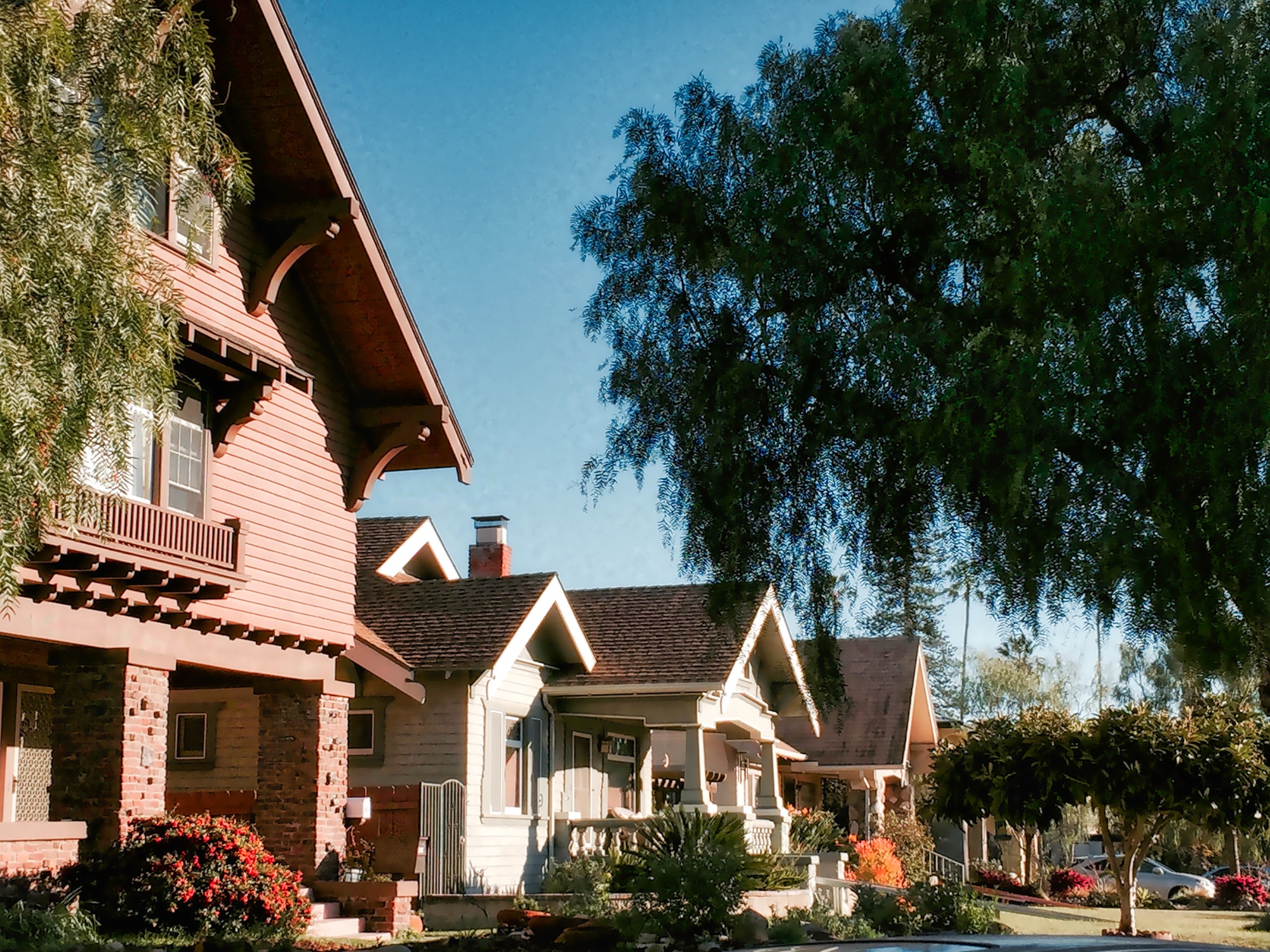 Great neighborhood street in a beautiful community